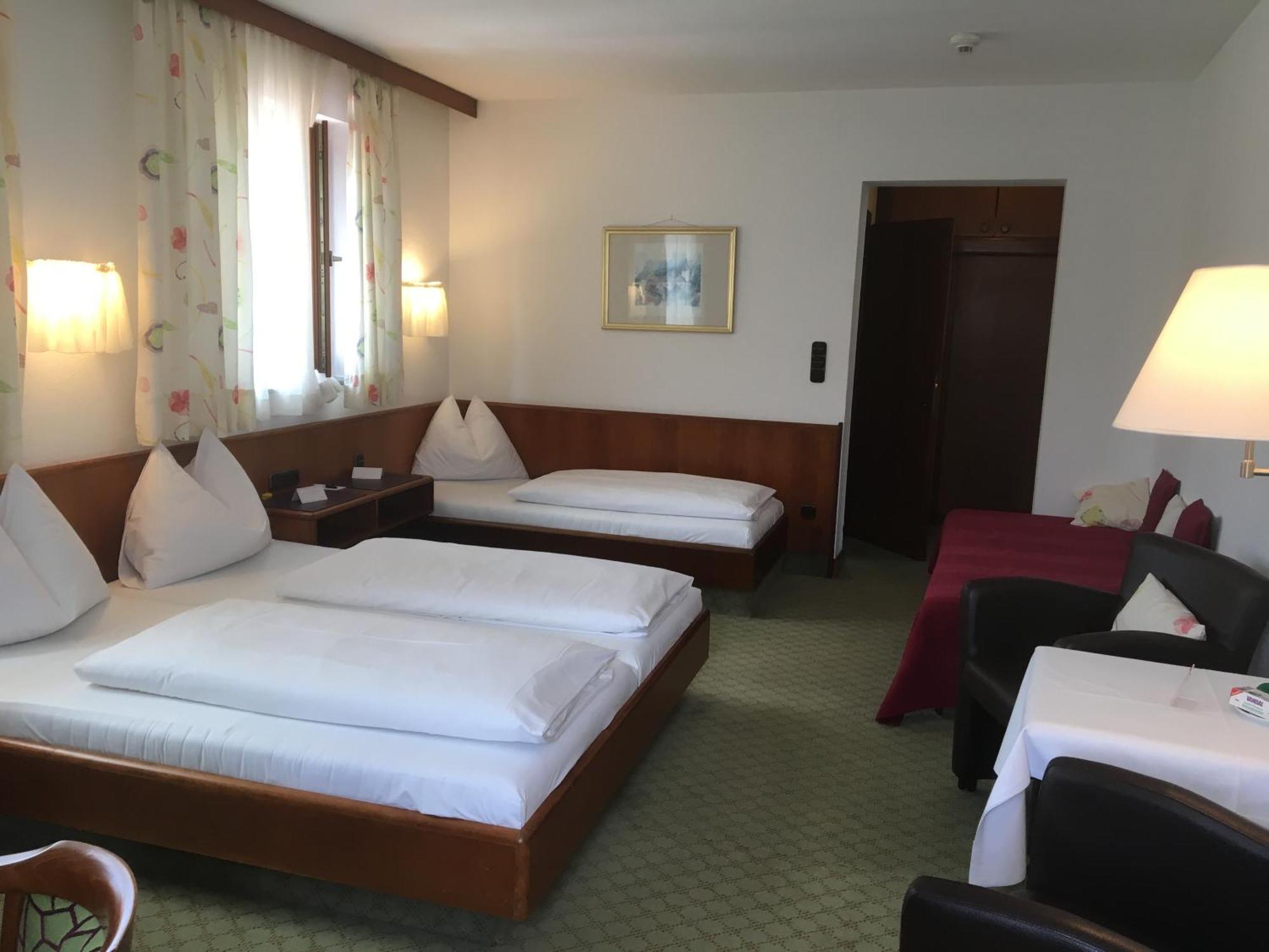 Hotel Zillners Einkehr *** Altheim Dış mekan fotoğraf